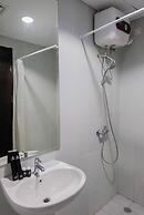Homey and Comfy Studio Casa De Parco Apartment