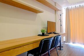 Warm Design Studio Apartment at Casa De Parco