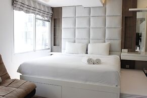 Modern & Spacious Studio at The Jarrdin Cihampelas Apartment