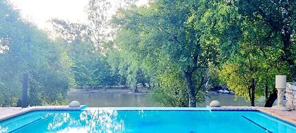 River Rock Guesthouse