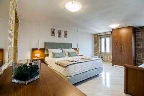 Agarathos Homes