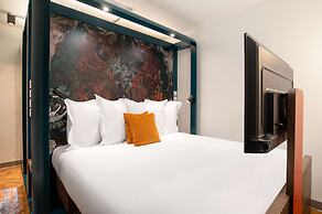 YOTEL Manchester Deansgate