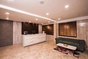 Hotel SMA Grand Inn