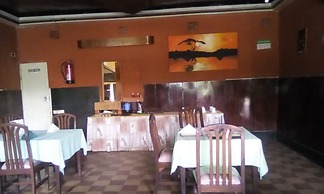 Sundowner Lodge