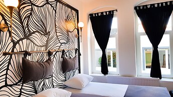 Casa Rosa Suites
