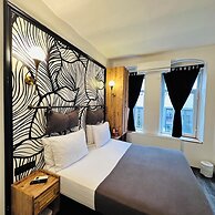 Casa Rosa Suites