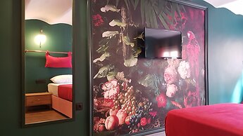 Casa Rosa Suites