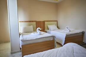 Grand Pyramids View Guesthouse