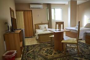 Grand Pyramids View Guesthouse