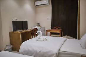 Grand Pyramids View Guesthouse