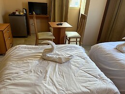 Grand Pyramids View Guesthouse