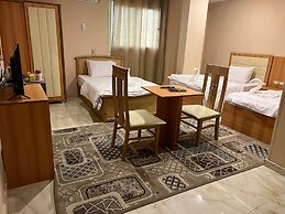 Grand Pyramids View Guesthouse
