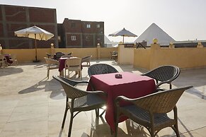 Grand Pyramids View Guesthouse