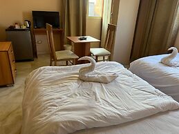 Grand Pyramids View Guesthouse