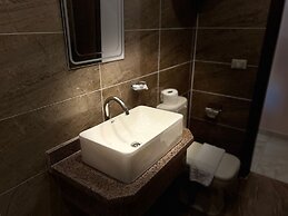 Grand Pyramids View Guesthouse