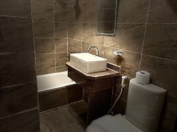 Grand Pyramids View Guesthouse
