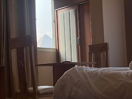 Grand Pyramids View Guesthouse