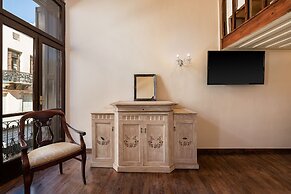 Old Town Suites