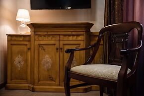 Old Town Suites