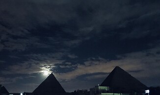 Pyramids paradise hotel
