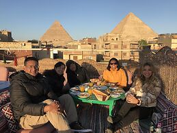 Pyramids paradise hotel