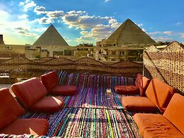 Pyramids paradise hotel