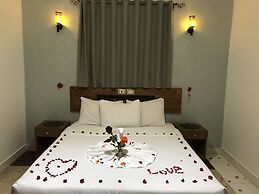 Pyramids paradise hotel