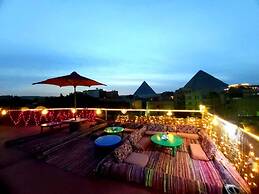 Pyramids paradise hotel