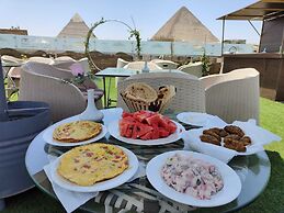 Pyramids paradise hotel