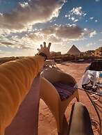 Pyramids paradise hotel