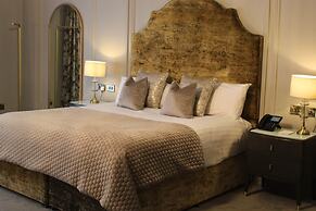 Woodford Dolmen Hotel
