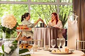 Woodford Dolmen Hotel