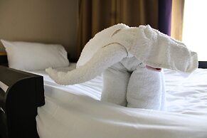 Woodford Dolmen Hotel