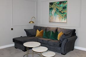 Woodford Dolmen Hotel