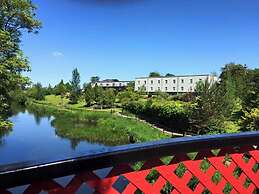 Woodford Dolmen Hotel