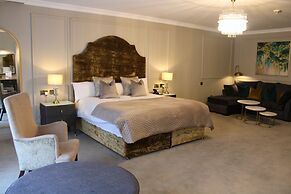 Woodford Dolmen Hotel