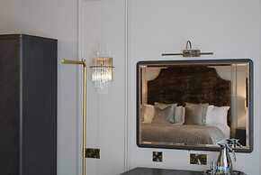 Woodford Dolmen Hotel