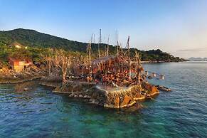 Haadson Resort