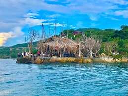 Haadson Resort