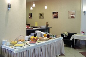 9 Owls Hotel