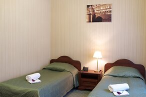 9 Owls Hotel