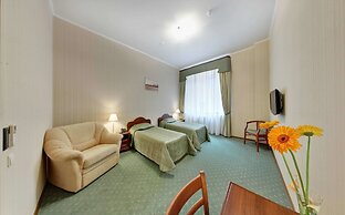 9 Owls Hotel