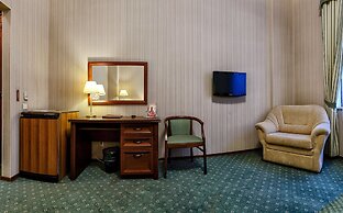 9 Owls Hotel