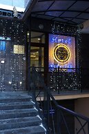 9 Owls Hotel