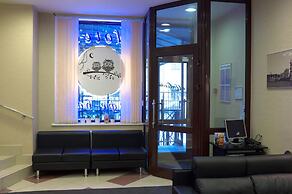 9 Owls Hotel