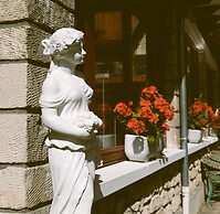 Hostellerie Du Lys - Hôtel & Restaurant