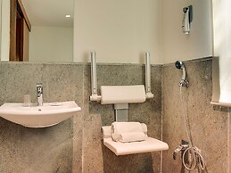 ibis Mumbai Airport Hotel