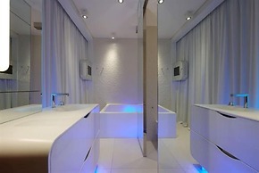 i-Suite Hotel