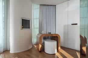 i-Suite Hotel