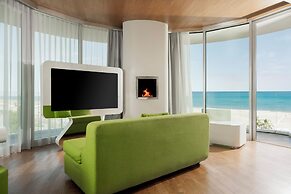 i-Suite Hotel
